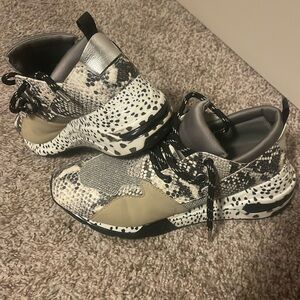 Steve Madden tennis shoes - crock/snow leopard: size 9